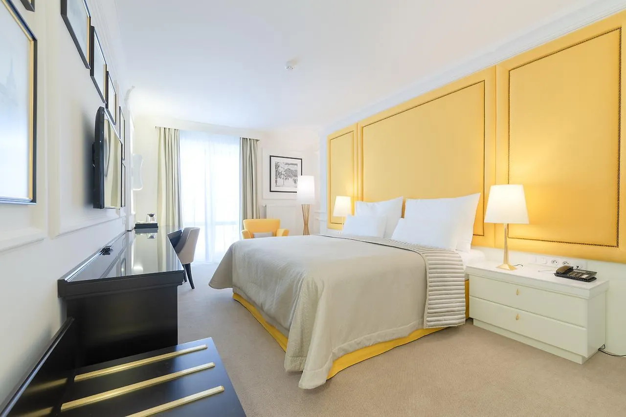 Boutique Hotel Corso Karlsbad 4*,